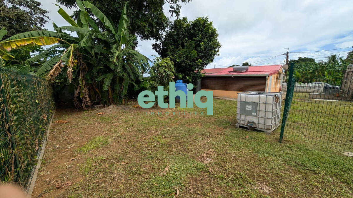 Maison à CAPESTERRE-BELLE-EAU