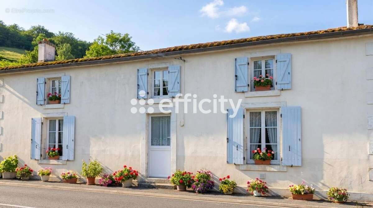 Maison à DAMVIX
