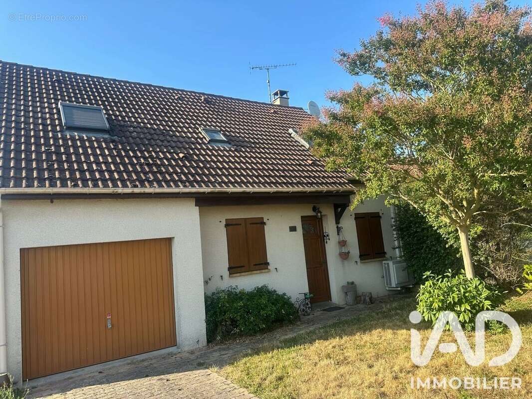 Photo 1 - Maison à VARENNES-SUR-SEINE
