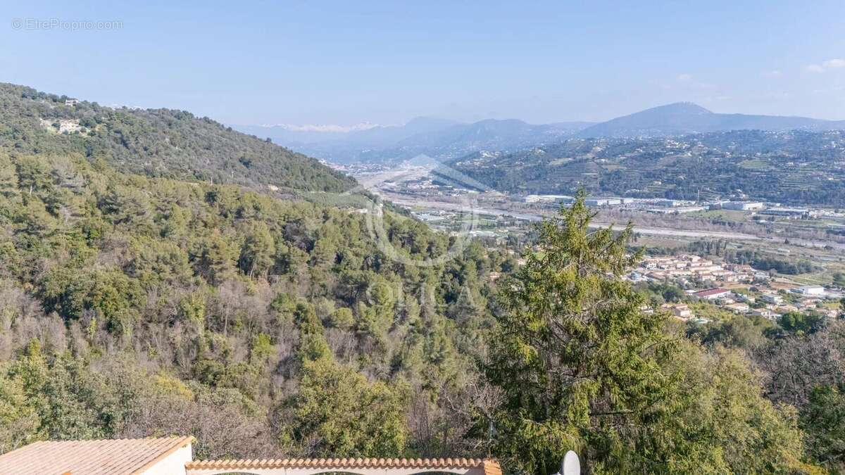 Maison à SAINT-LAURENT-DU-VAR