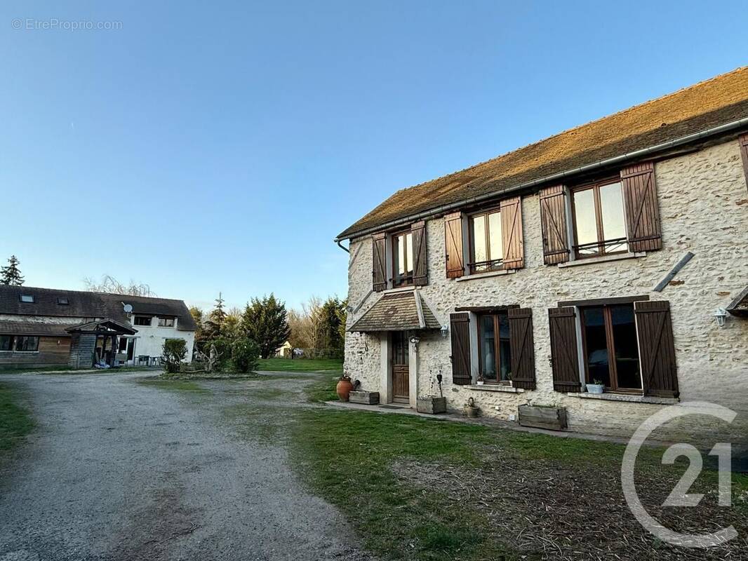 Maison à SAINT-OUEN-MARCHEFROY