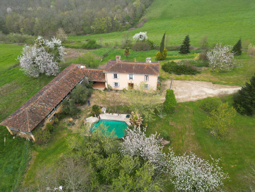 Maison à SEISSAN