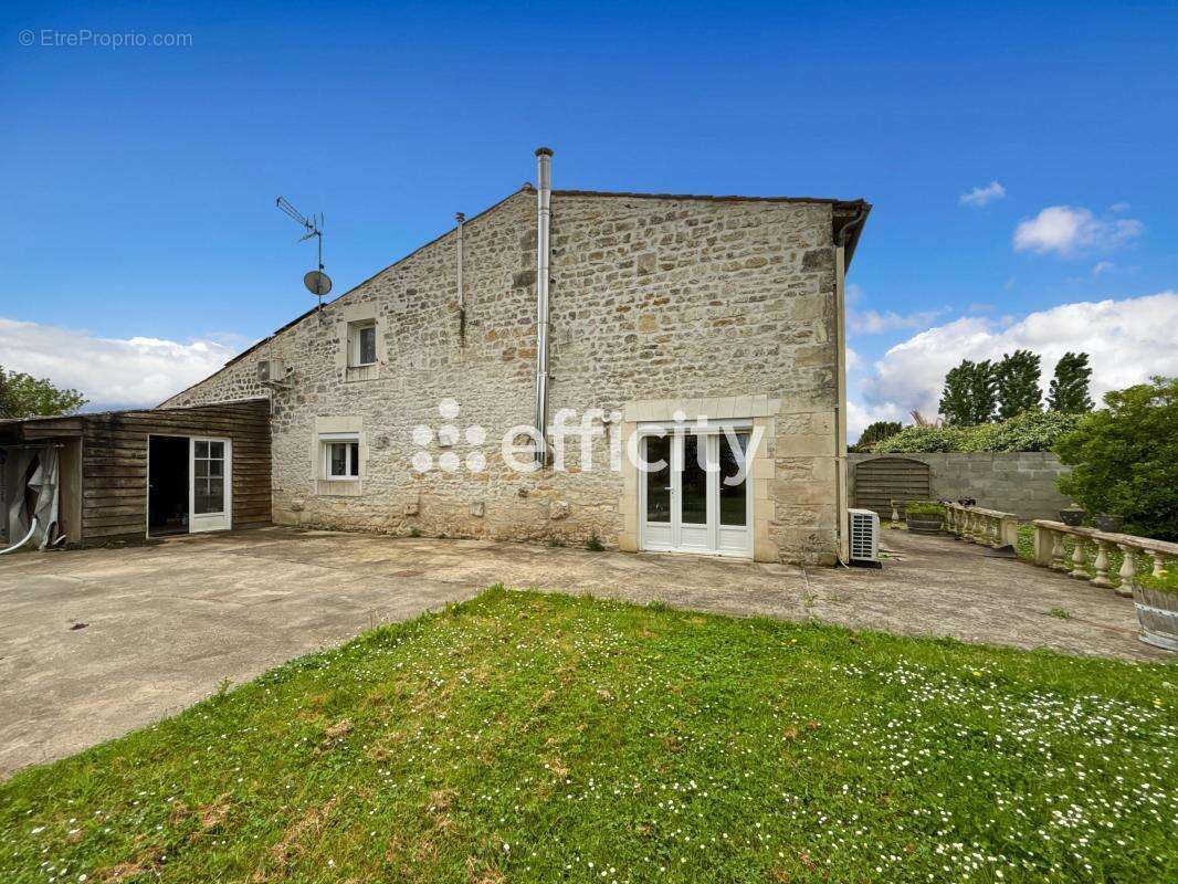 Maison à RETAUD