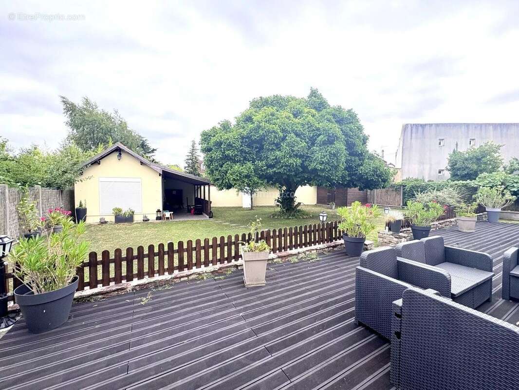 Maison à CHAMPS-SUR-MARNE