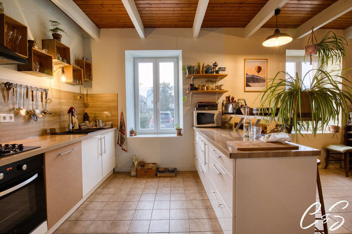 Maison à SAINT-JEAN-TROLIMON