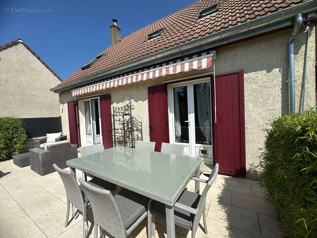 Maison à CHANTELOUP-LES-VIGNES