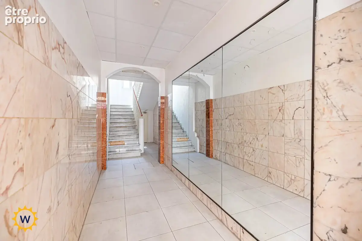 2 pièces - dernier etage à rénover - carré d'or - photo 9
