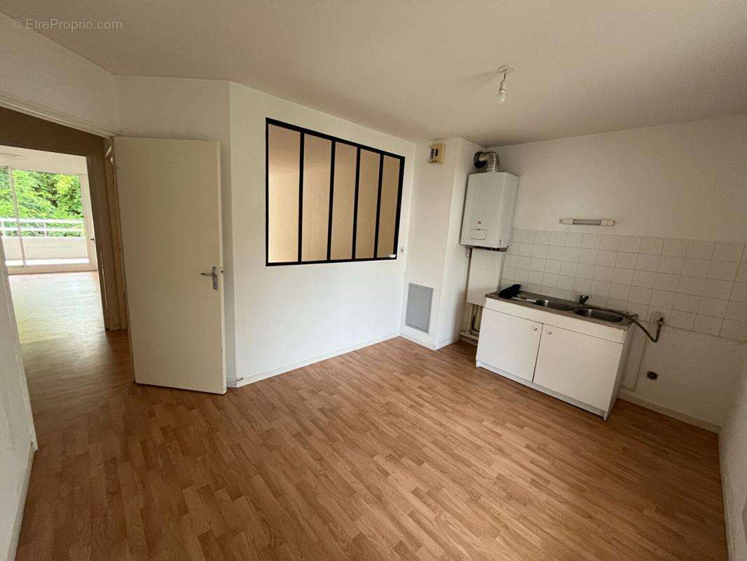 Angers - appartement avec terrasse et parking - photo 7