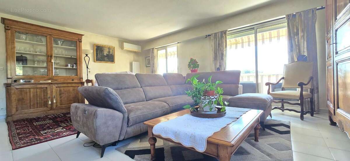 Appartement à LE CANNET