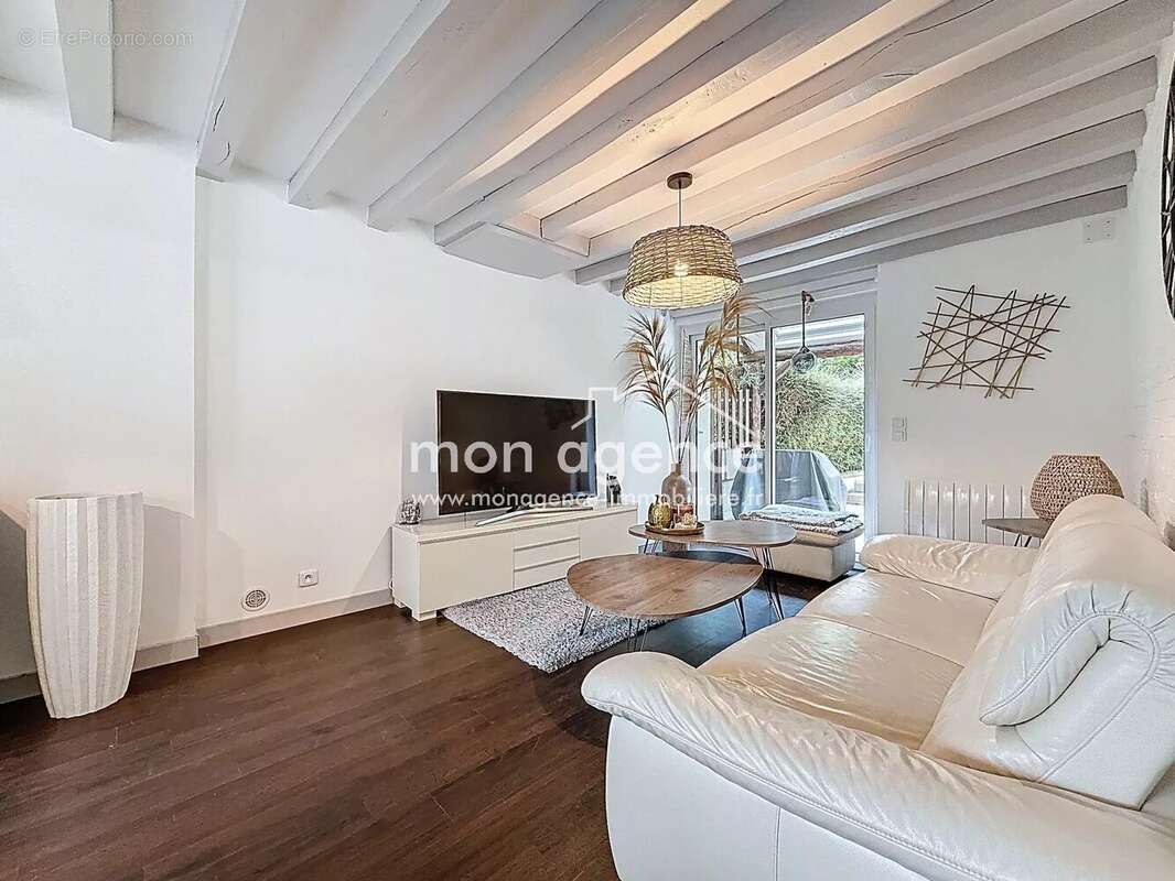 Maison à FRANQUEVILLE-SAINT-PIERRE