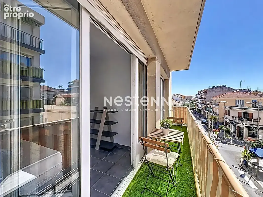 Appartement à VALLAURIS