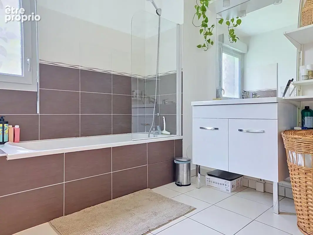 Vénissieux centre - Appartement - 1 Chambre - Balcon - Garage en sus - Proche commodités - photo 18
