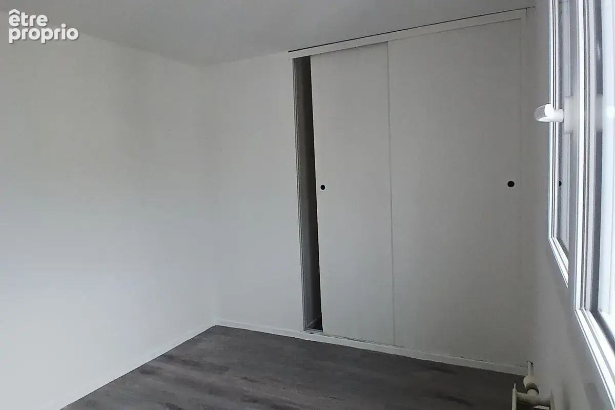 Appartement T4 N° E0060069L-163 400 € - photo 8