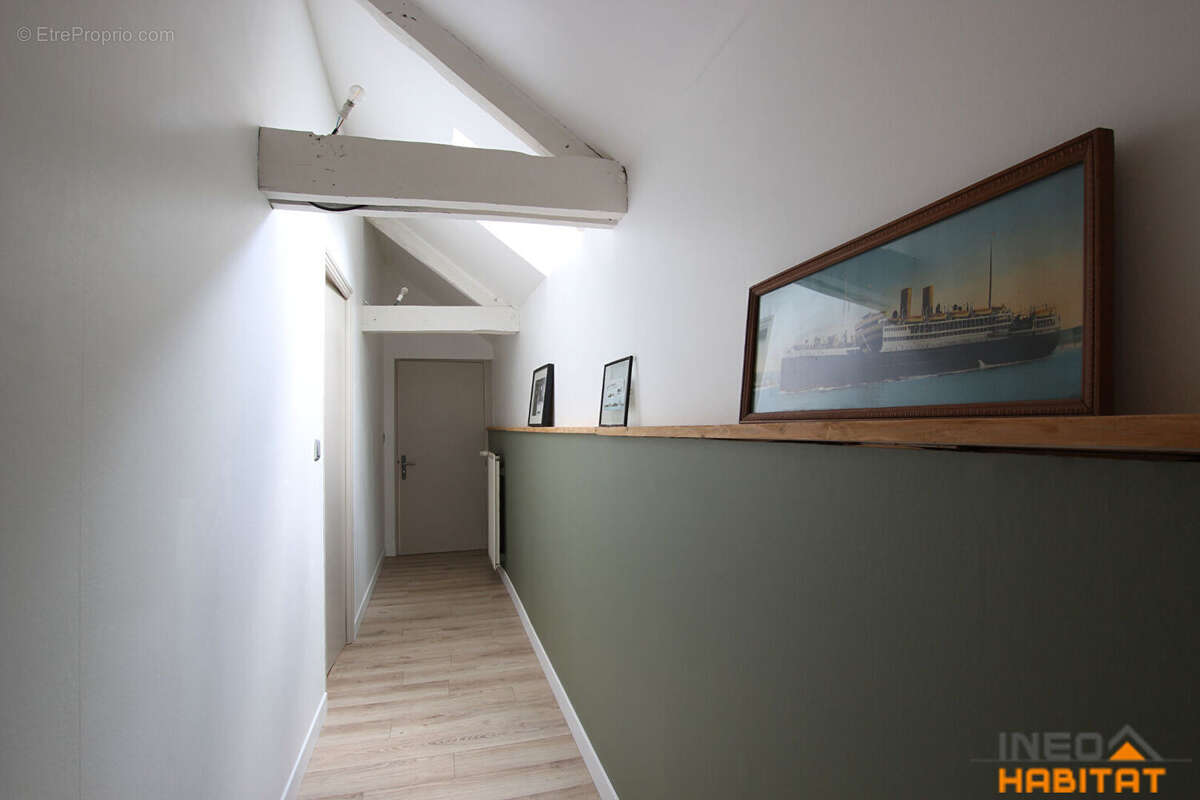 Maison à BOURG-DES-COMPTES