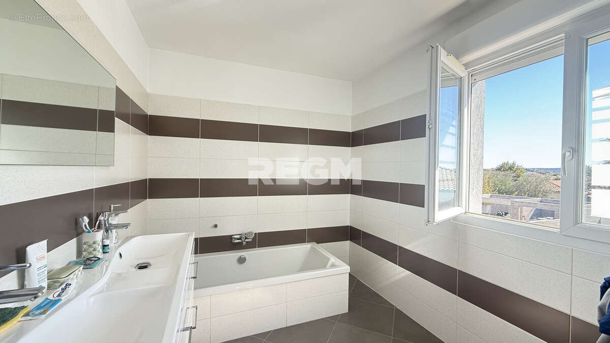 Maison familiale 235 m2 sue parcelle de 1419 m2 - photo 21