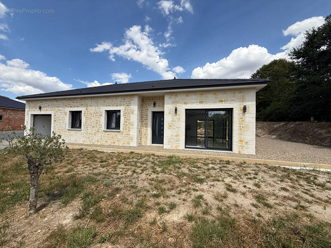 Maison à PREMILHAT