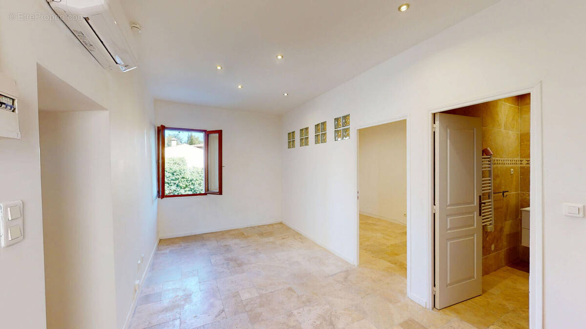 Appartement à MARSEILLE-11E