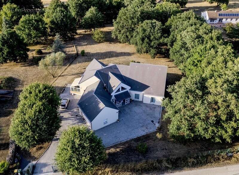 Maison à VIENNE-EN-VAL