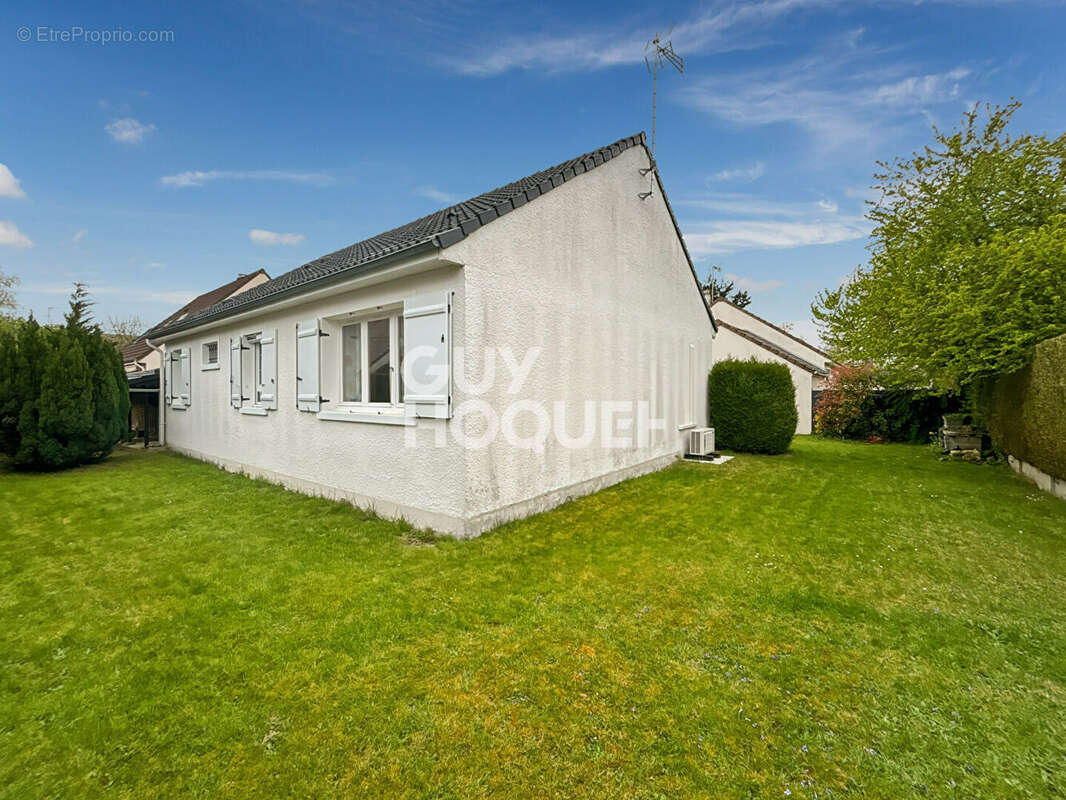 Maison à FONTENAY-TRESIGNY