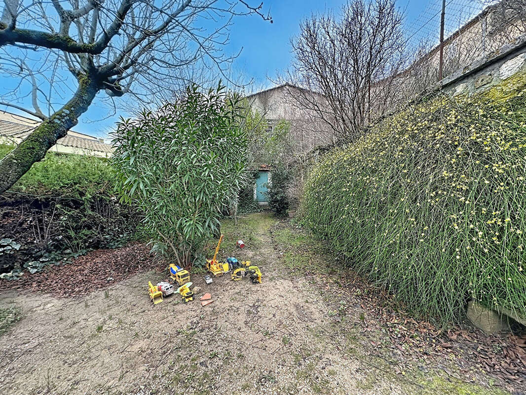Maison à ROGNES