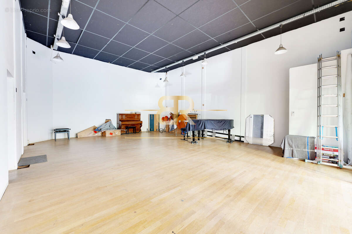COUP DE CŒUR - LOFT à usage mixte INSONORISÉ de 140m2 à AMÉNAGER à 8mn de la ligne 7 et du RER C - photo 7