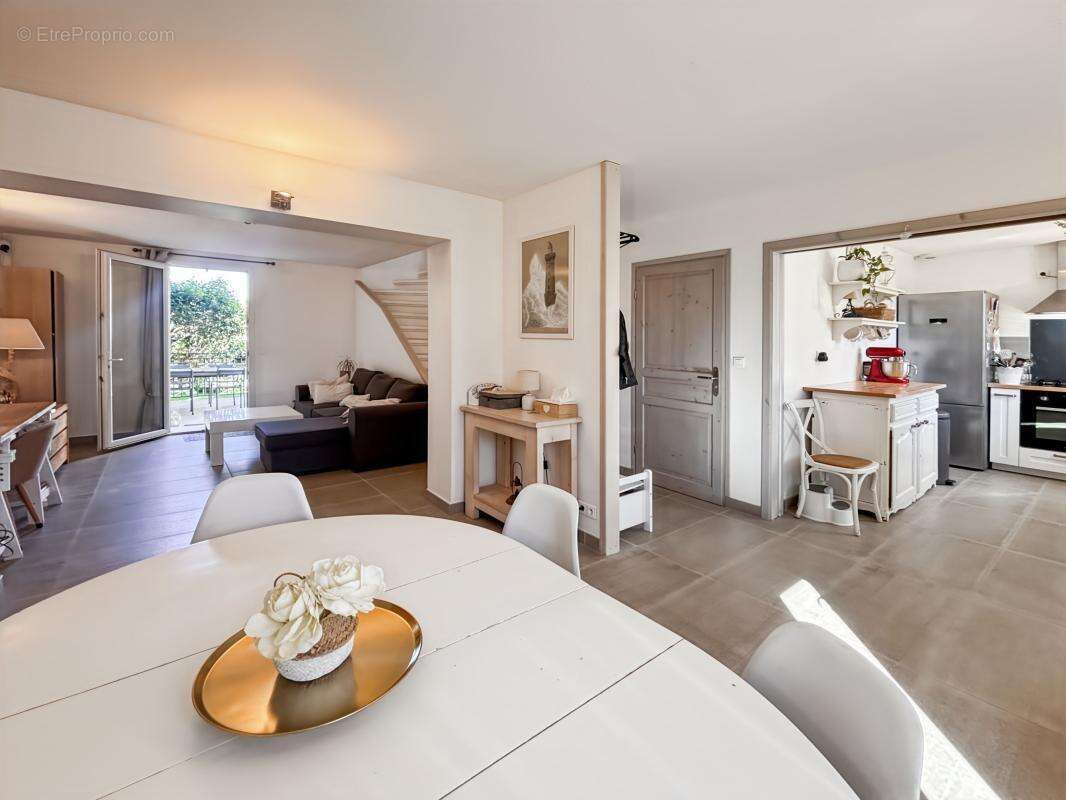 Maison à LIVRON-SUR-DROME