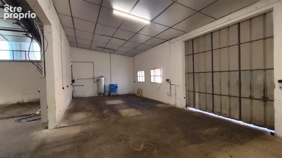 Commerce 992 m² à vendre à Graulhet (81300) - photo 4