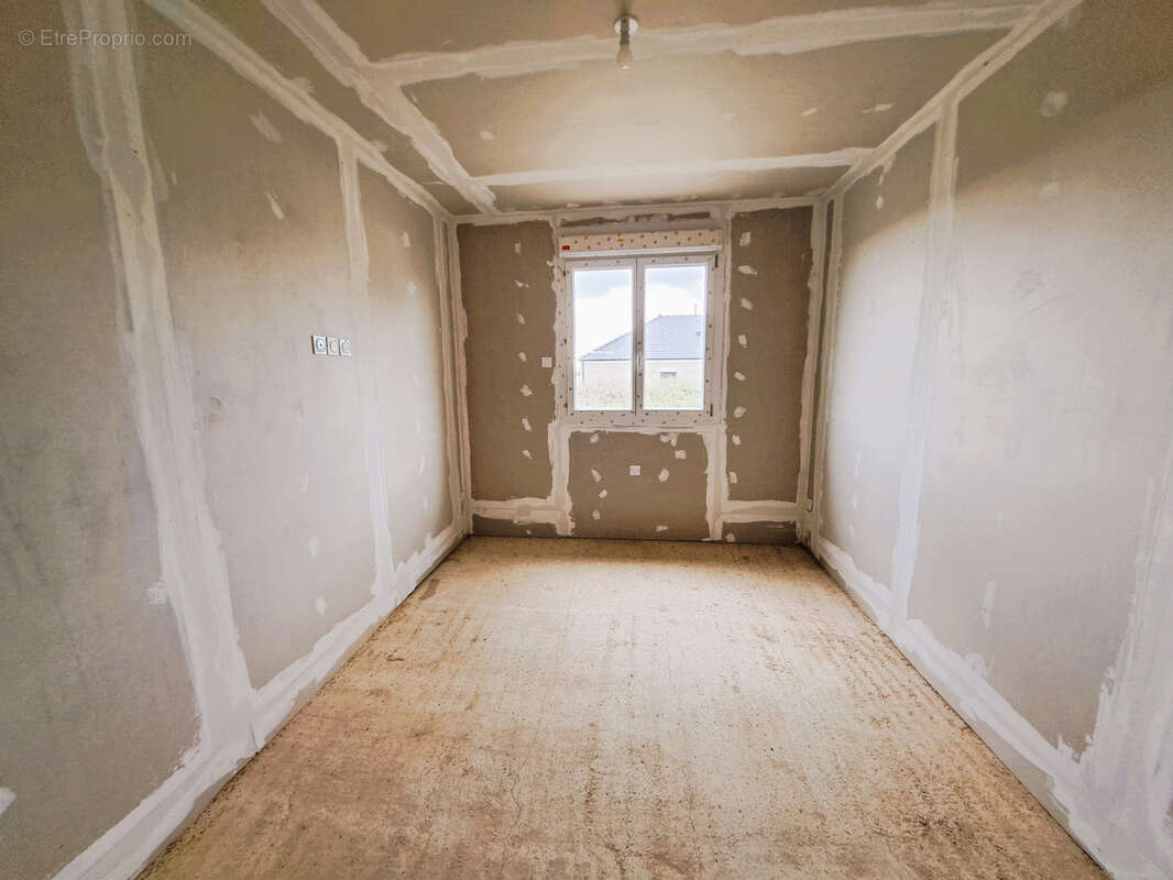 Maison à PONT-SUR-YONNE