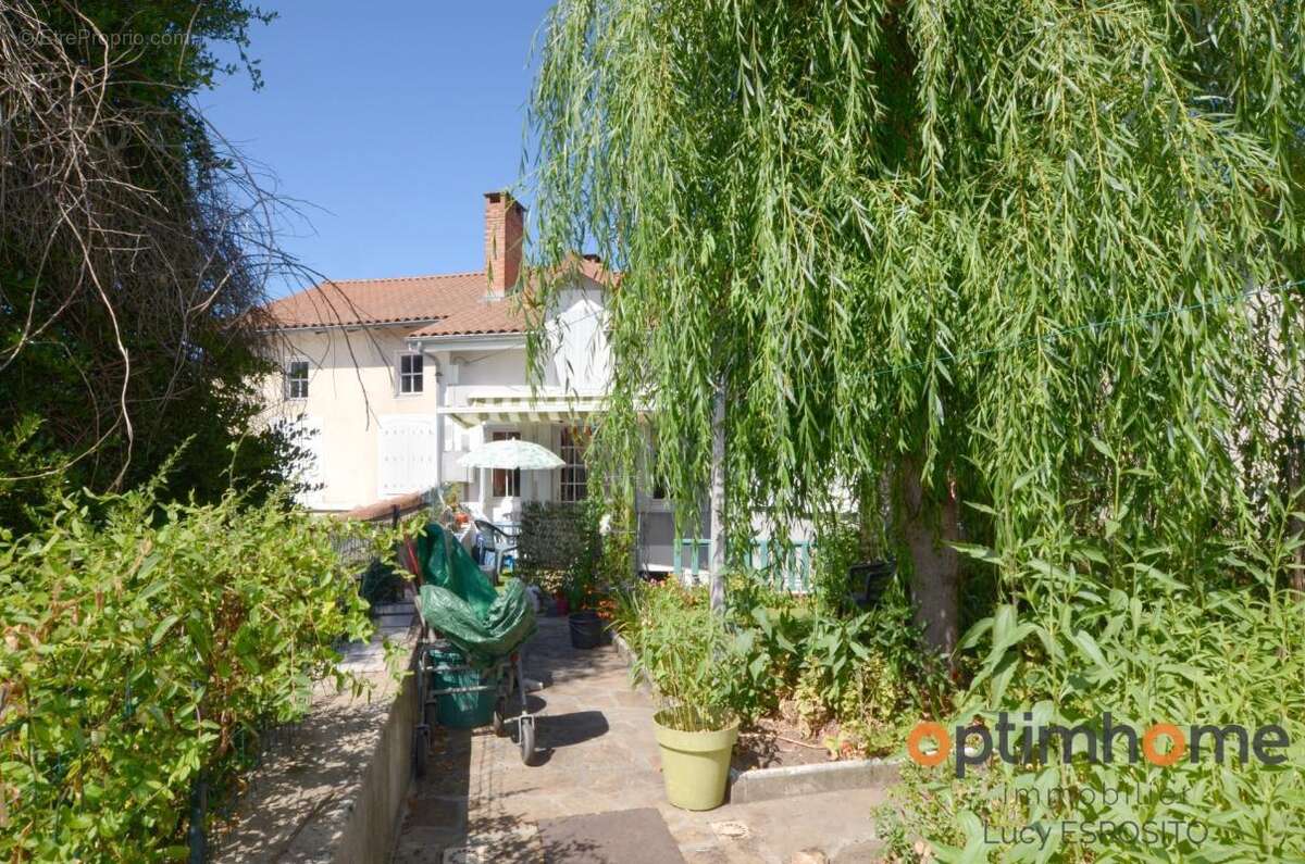 Charmante maison de village exposée plein sud avec magnifique jardin de cour – Chabanais (16)  - photo 14
