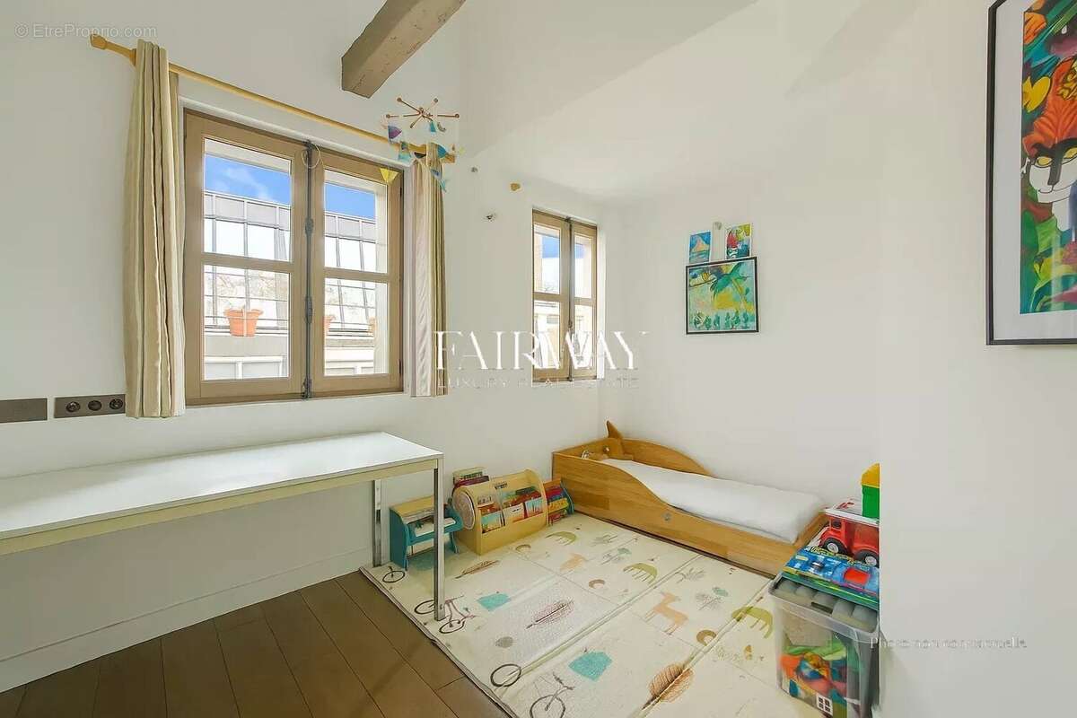 Appartement à PARIS-17E