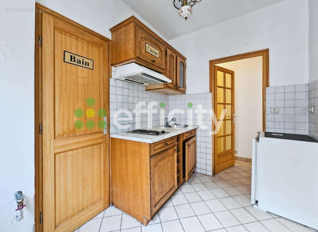 Appartement à PARIS-14E