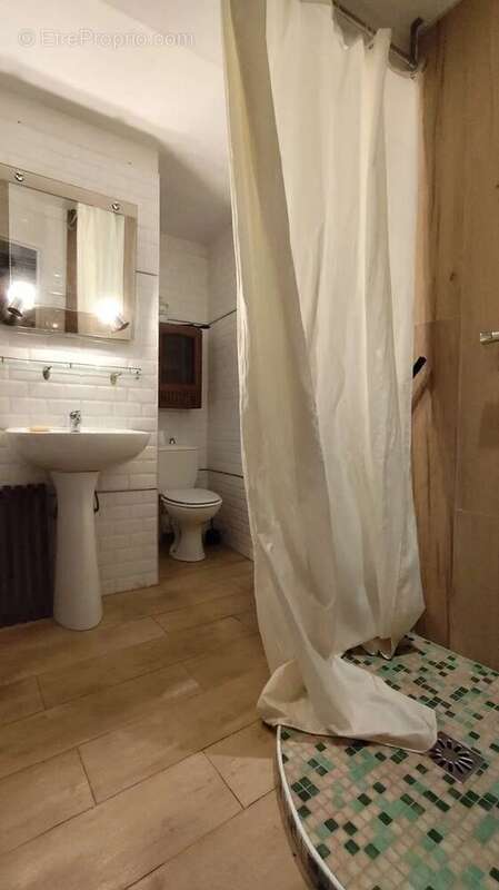 Appartement à PUGET-THENIERS