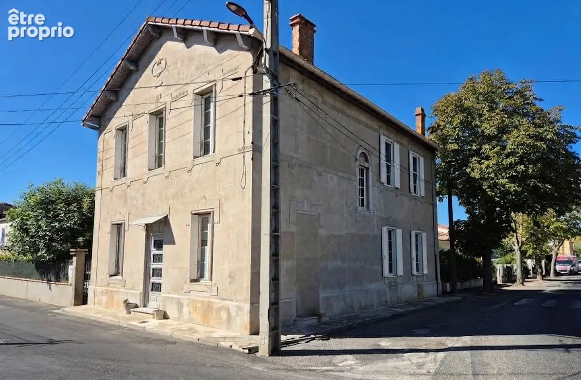Spacieuse maison de village de six chambres avec piscine, jardin et activité de location saisonnière établie - photo 11