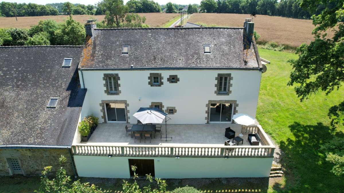Morbihan, Surzur,  Propriété 12 pieces dont 2 Maisons - photo 3