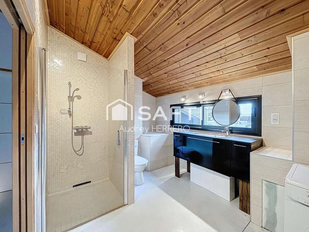 Photo 5 - Commerce à GRATENTOUR