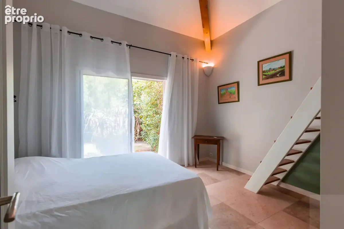 Sanary-sur -mer  / quartier beaucours - villa de 170 m2 avec piscine - photo 18