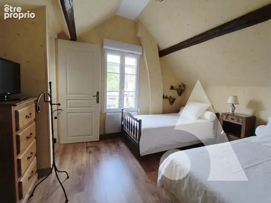 Longère 5 chambres + gîte 2 chambres + dépendances - photo 17