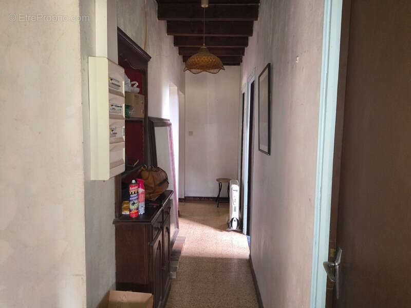 Dpt Haute Garonne (31), à vendre VILLENEUVE LECUSSAN maison à rénover T5 de 107m² habitables + abris voitures sur 730m² de terra - photo 5
