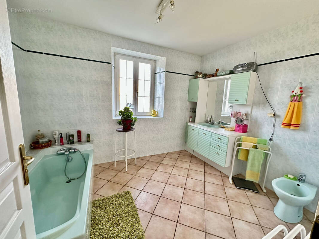 Maison à LA NEUVELLE-LES-LURE