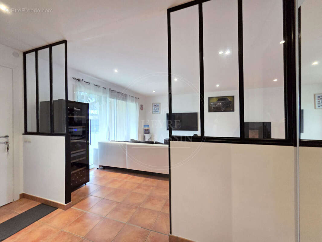 Maison 133 m² + T2 Mios + double garage - photo 4