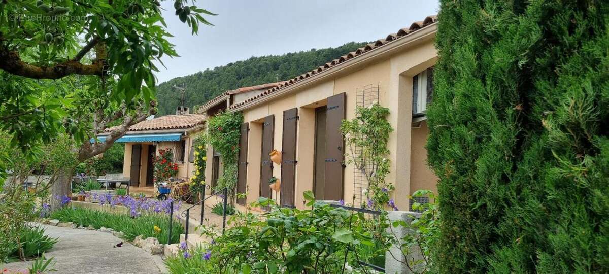 Maison à CUGES-LES-PINS