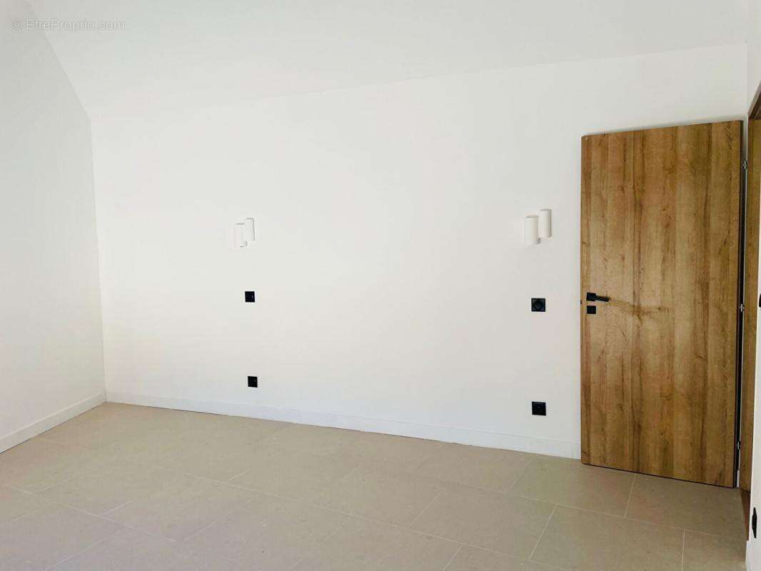 Maison à SAINTE-GEMME-MORONVAL