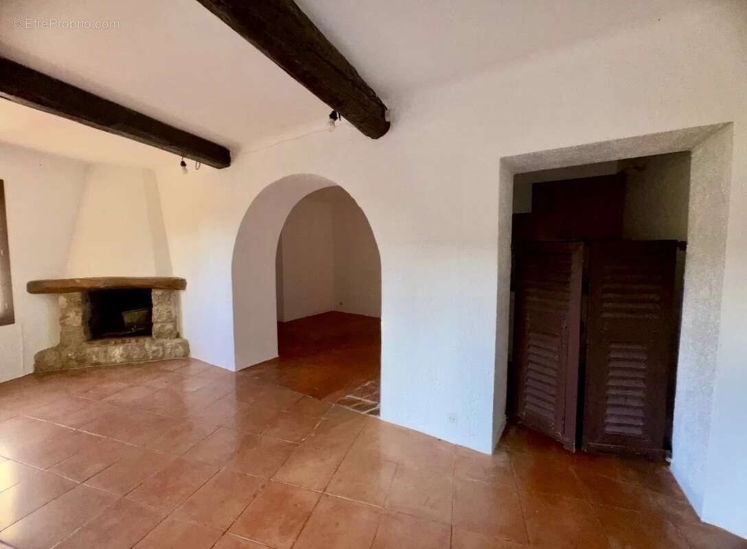 Appartement à PEILLON