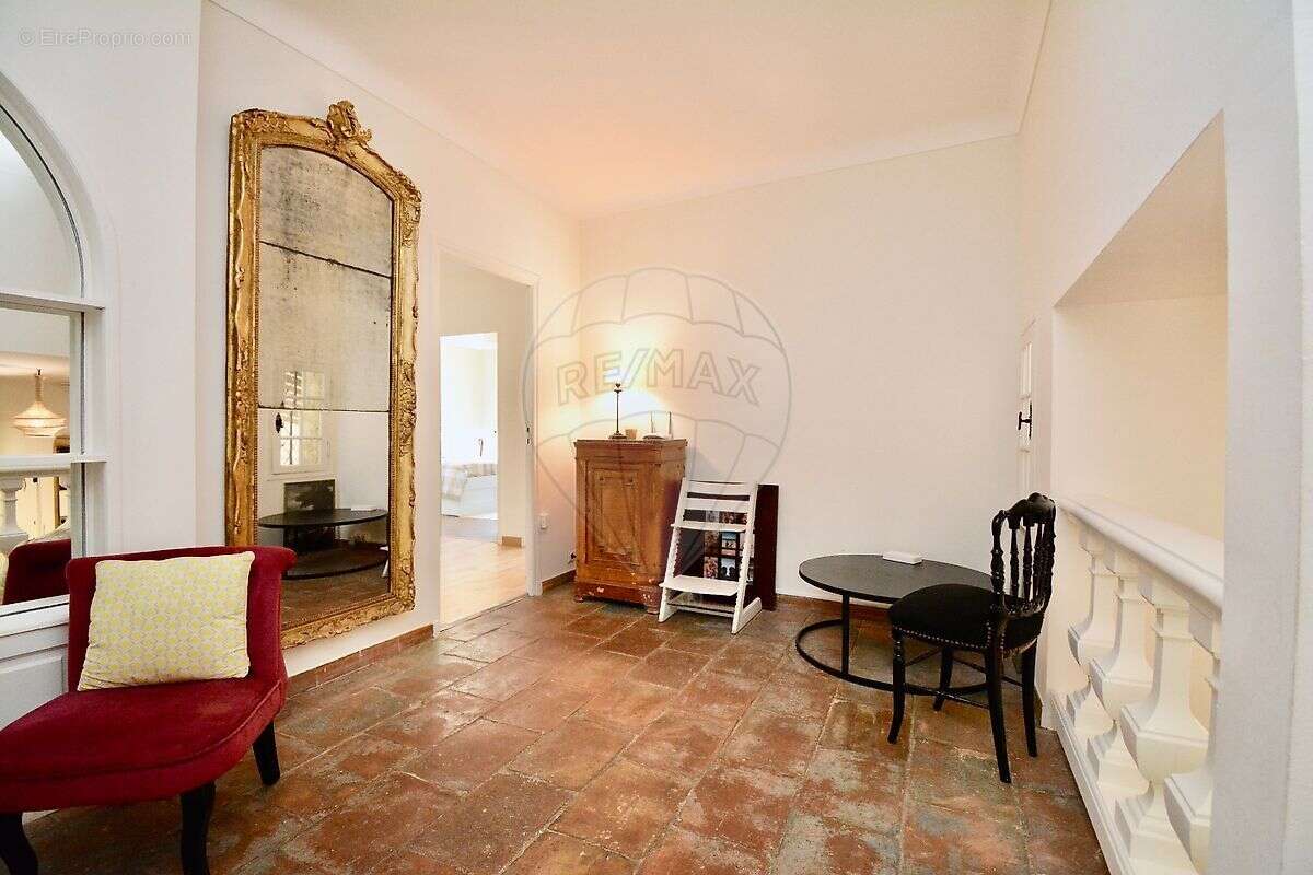 Maison à ROQUEFORT-LES-PINS