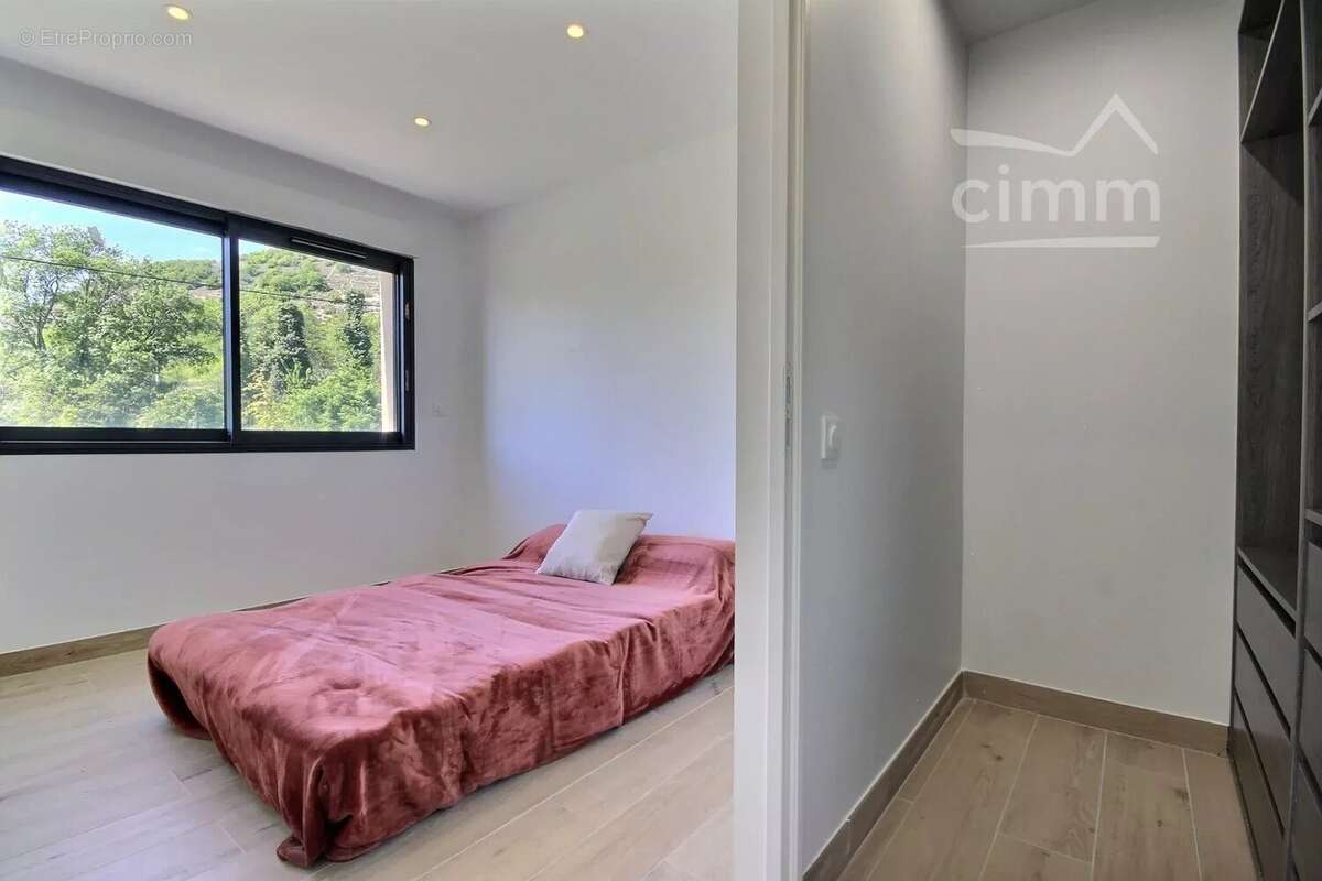 Appartement à LIVRON-SUR-DROME