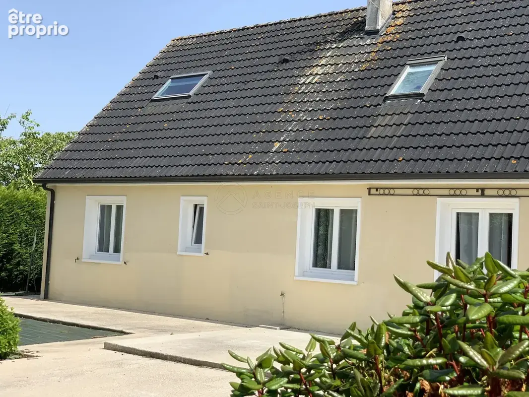 Maison 6 pièces 133 m² à vendre à Yvetot (76190) - photo 2