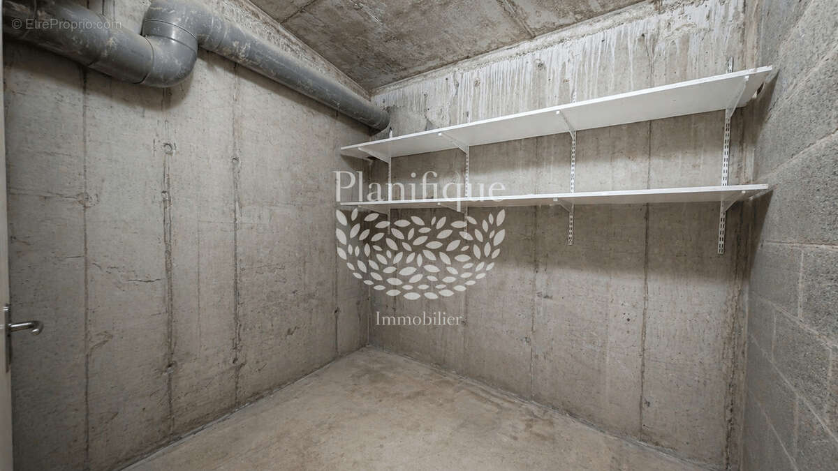 Appartement à CRUSEILLES