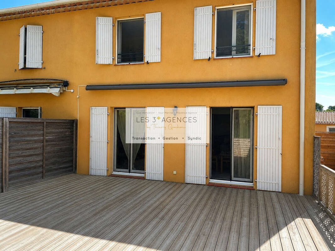 Maison à LA GARDE-FREINET