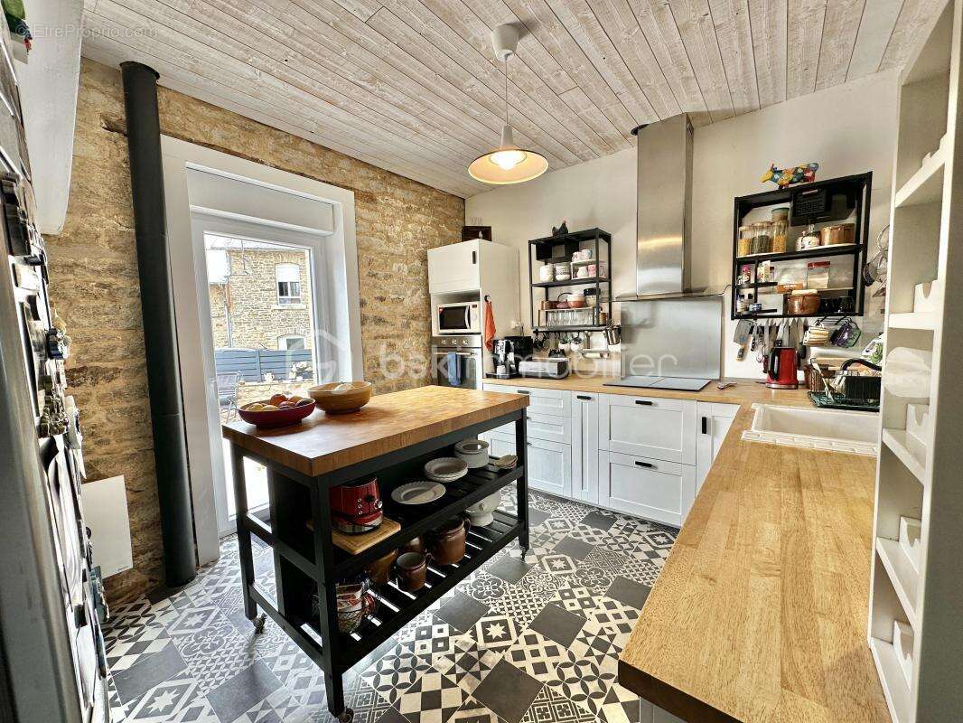 RARE À POULDREUZIC – 212 m² habitables – Dépendance – Jusqu'à 3 habitations indépendantes - photo 3