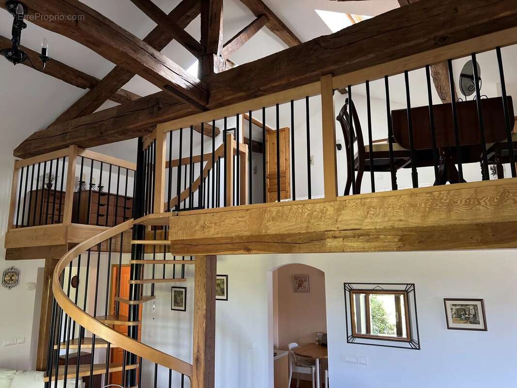 Ferme et domaine équestre avec 4 maisons et plus de 24 ha de terres et de pâturages - photo 5
